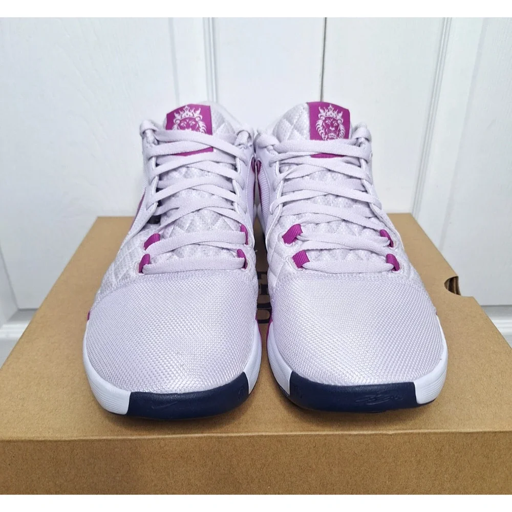 Nike LeBron Witness 8 Barely Grape White Purple Black HQ2139-500 size 10.5